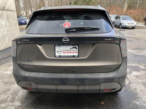 2025 Nissan Kicks SV