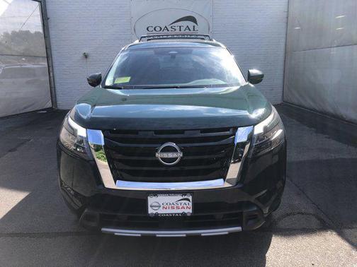 2025 Nissan Pathfinder SL 4WD
