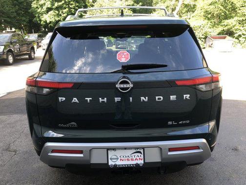 2025 Nissan Pathfinder SL 4WD