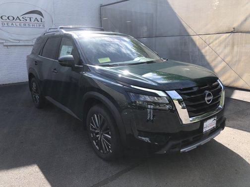 2025 Nissan Pathfinder SL 4WD