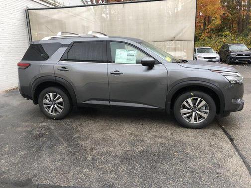 2025 Nissan Pathfinder SL 4WD