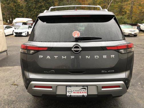 2025 Nissan Pathfinder SL 4WD