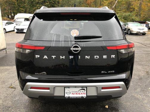 2025 Nissan Pathfinder SL 4WD