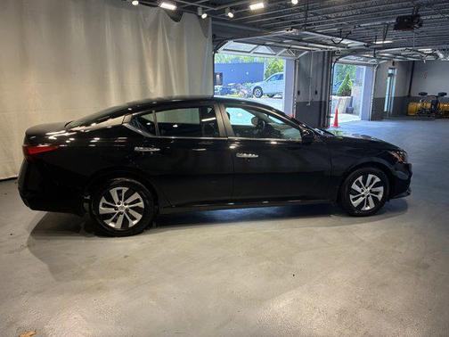 2022 Nissan Altima S FWD