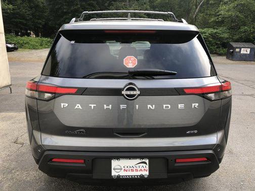 2025 Nissan Pathfinder SV 4WD