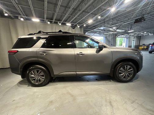 2022 Nissan Pathfinder SV 4WD