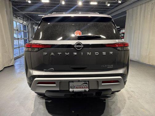 2025 Nissan Pathfinder Platinum 4WD