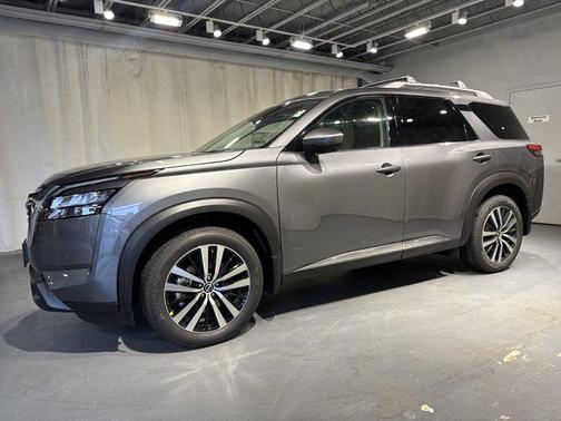 2025 Nissan Pathfinder Platinum 4WD