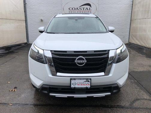 2025 Nissan Pathfinder SL 4WD