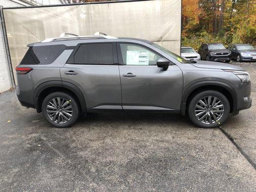 2025 Nissan Pathfinder SL 4WD