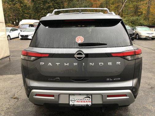 2025 Nissan Pathfinder SL 4WD
