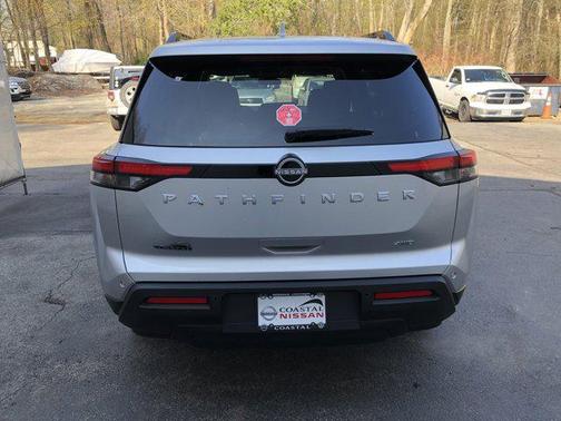 2025 Nissan Pathfinder SV 4WD