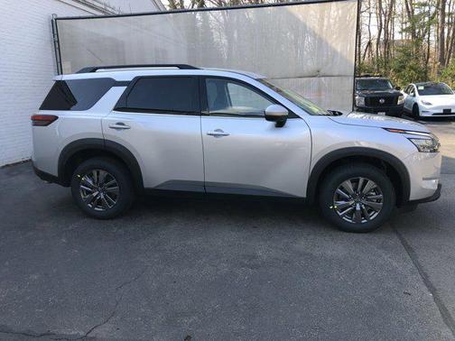 2025 Nissan Pathfinder SV 4WD