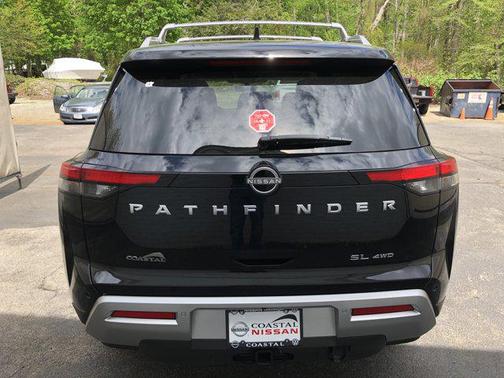 2025 Nissan Pathfinder SL 4WD