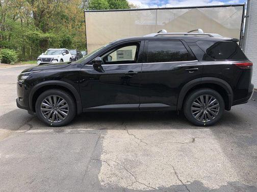 2025 Nissan Pathfinder SL 4WD