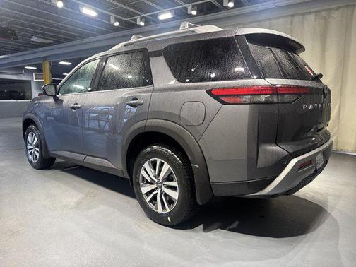 2025 Nissan Pathfinder SL 4WD