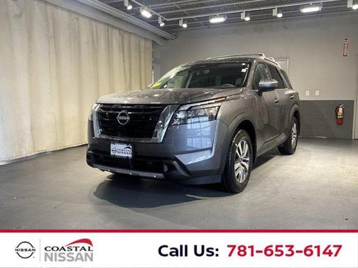 2025 Nissan Pathfinder SL 4WD