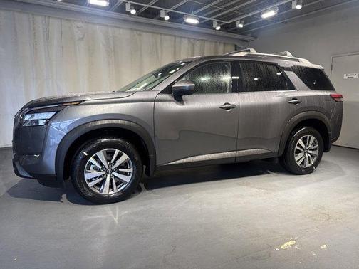 2025 Nissan Pathfinder SL 4WD