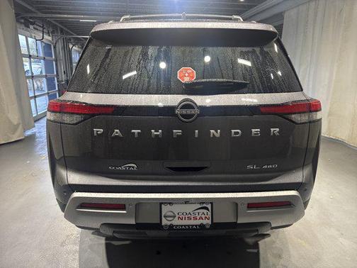 2025 Nissan Pathfinder SL 4WD