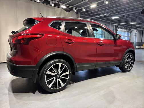 Scarlet Ember Tintcoat 2019 Nissan Rogue Sport SL