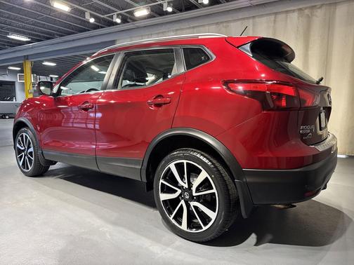 Scarlet Ember Tintcoat 2019 Nissan Rogue Sport SL
