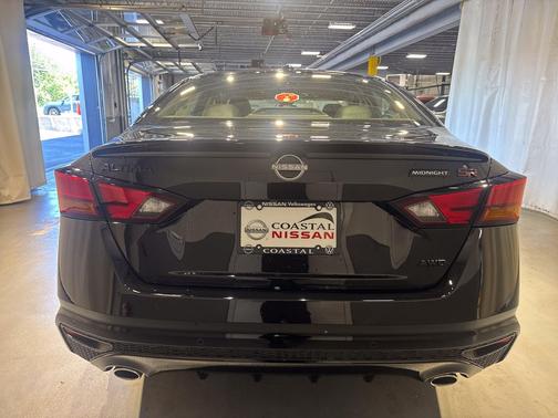 Super Black 2026 Nissan Altima SR AWD