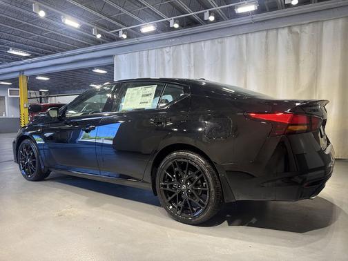 Super Black 2026 Nissan Altima SR AWD