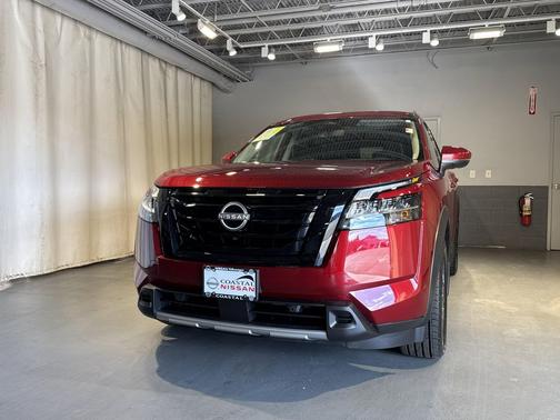 Scarlet Ember 2024 Nissan Pathfinder SL 4WD