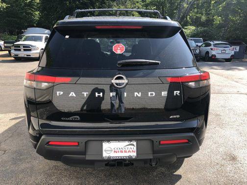 2025 Nissan Pathfinder SV 4WD