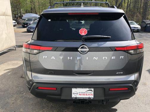 2025 Nissan Pathfinder SV 4WD