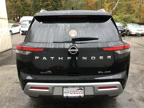 2025 Nissan Pathfinder SL 4WD