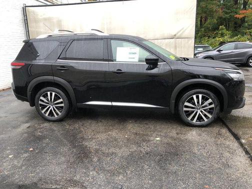 2025 Nissan Pathfinder Platinum 4WD