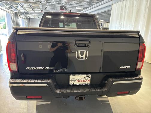 Crystal Black Pearl 2019 Honda Ridgeline RTL