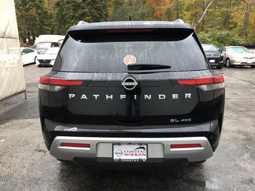 2025 Nissan Pathfinder SL 4WD