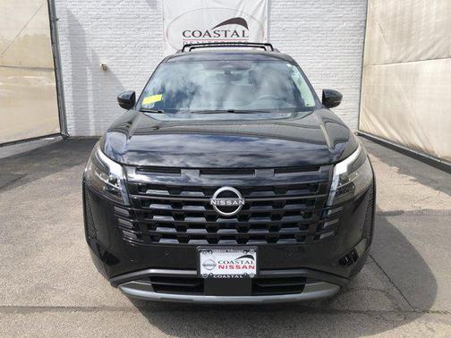 Super Black 2026 Nissan Pathfinder SL