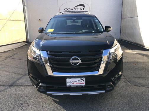 2025 Nissan Pathfinder Platinum 4WD