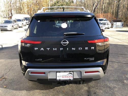 2025 Nissan Pathfinder Platinum 4WD