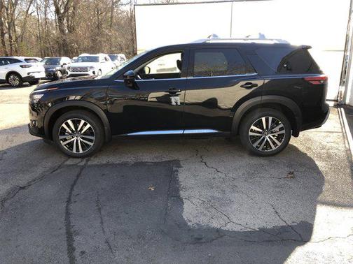 2025 Nissan Pathfinder Platinum 4WD