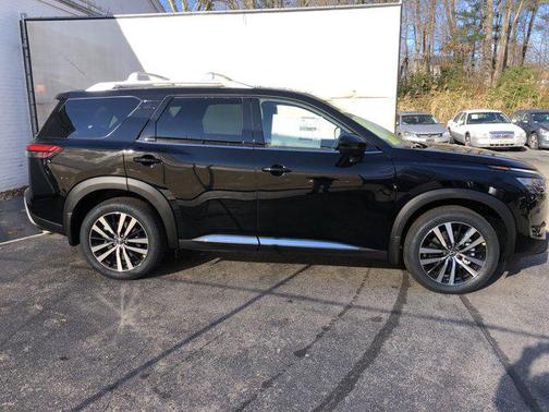 2025 Nissan Pathfinder Platinum 4WD