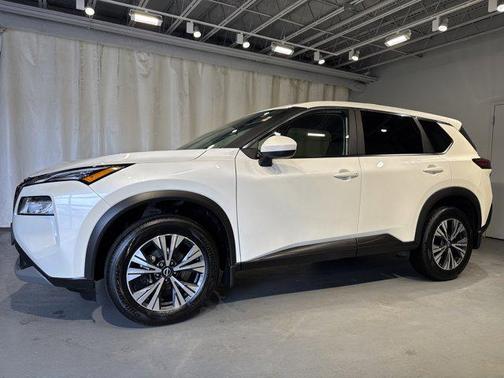 Pearl White Tricoat 2023 Nissan Rogue SV