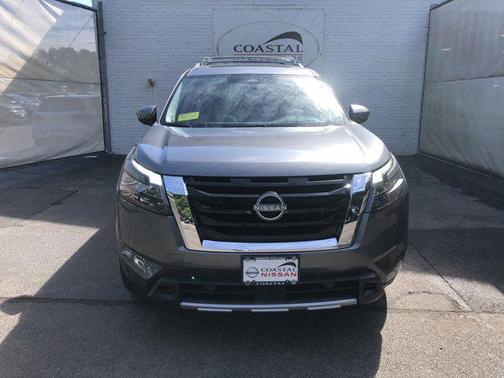 2025 Nissan Pathfinder Platinum 4WD