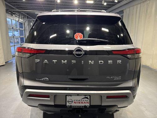 2025 Nissan Pathfinder Platinum 4WD