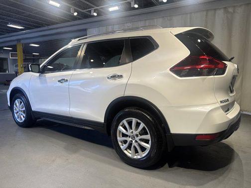 Pearl White 2018 Nissan Rogue SV