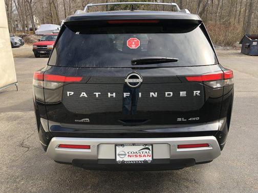 2025 Nissan Pathfinder SL 4WD