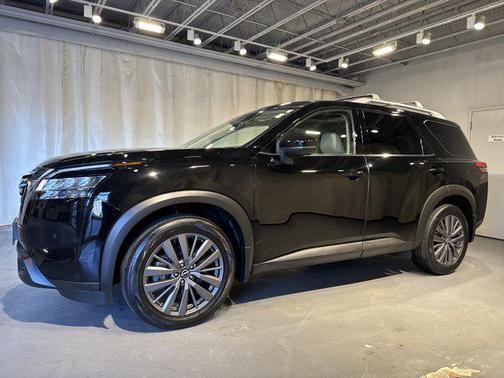 2023 Nissan Pathfinder SL 4WD