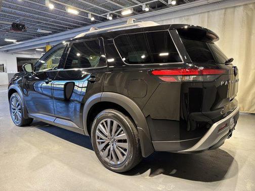 2023 Nissan Pathfinder SL 4WD