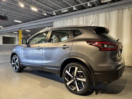 Gun Metallic 2022 Nissan Rogue Sport SL