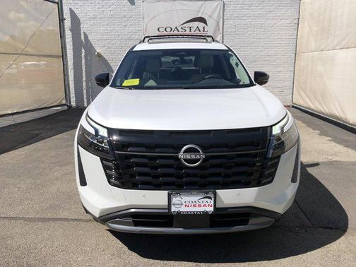 Everest White Pearl Tricoat 2026 Nissan Pathfinder SL