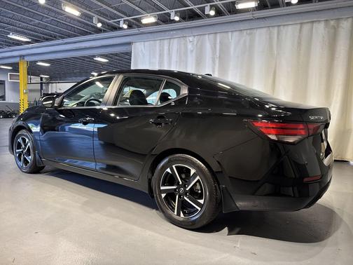 Super Black 2025 Nissan Sentra SV