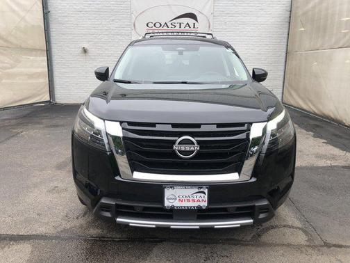 2025 Nissan Pathfinder Platinum 4WD